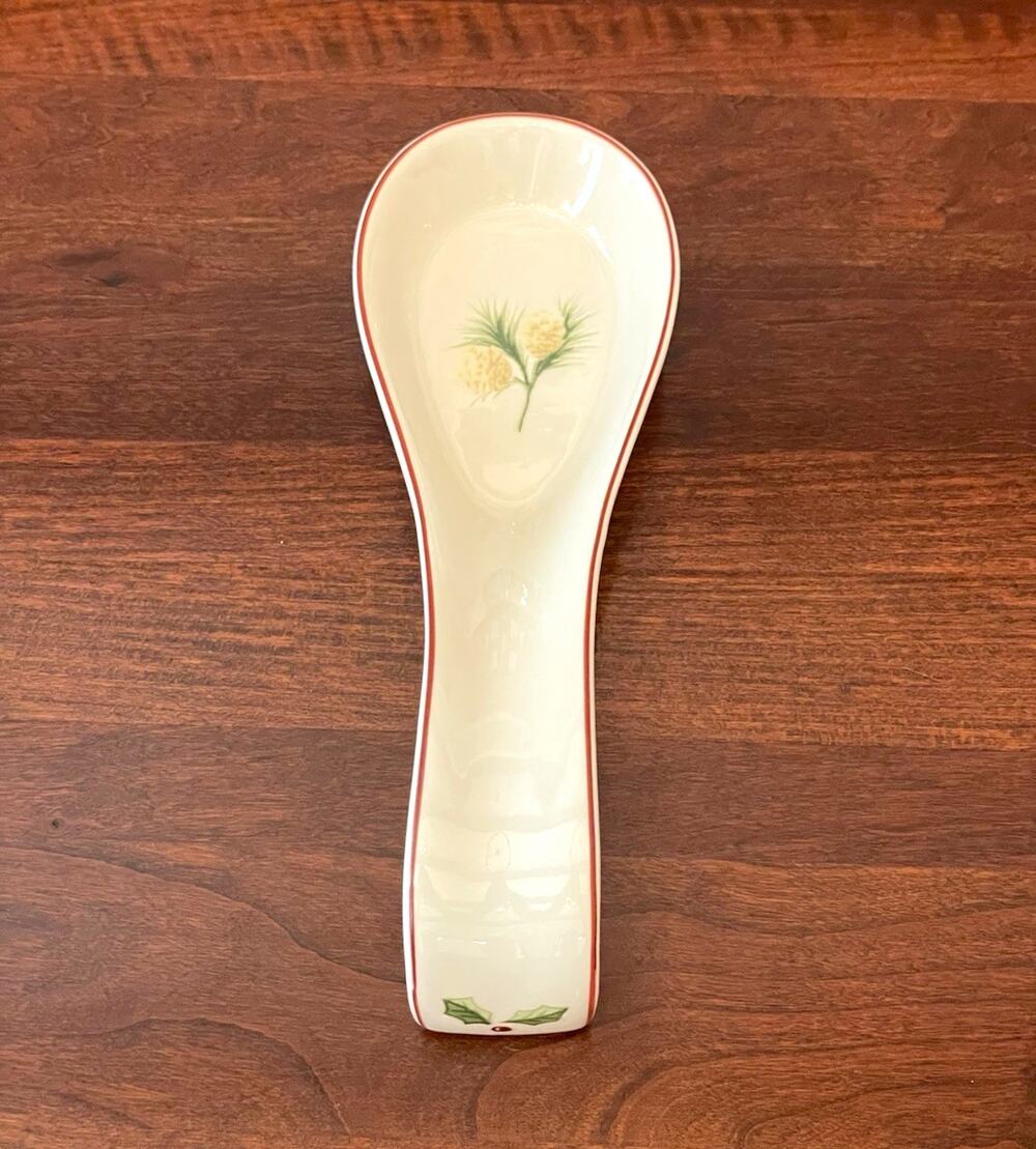 Gibson Merry Brite Ceramic Spoon Rest White Red Trim Pine With Holly